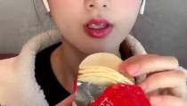 小姐姐吃减肥薯片吗,小姐姐的减肥薯片挑战